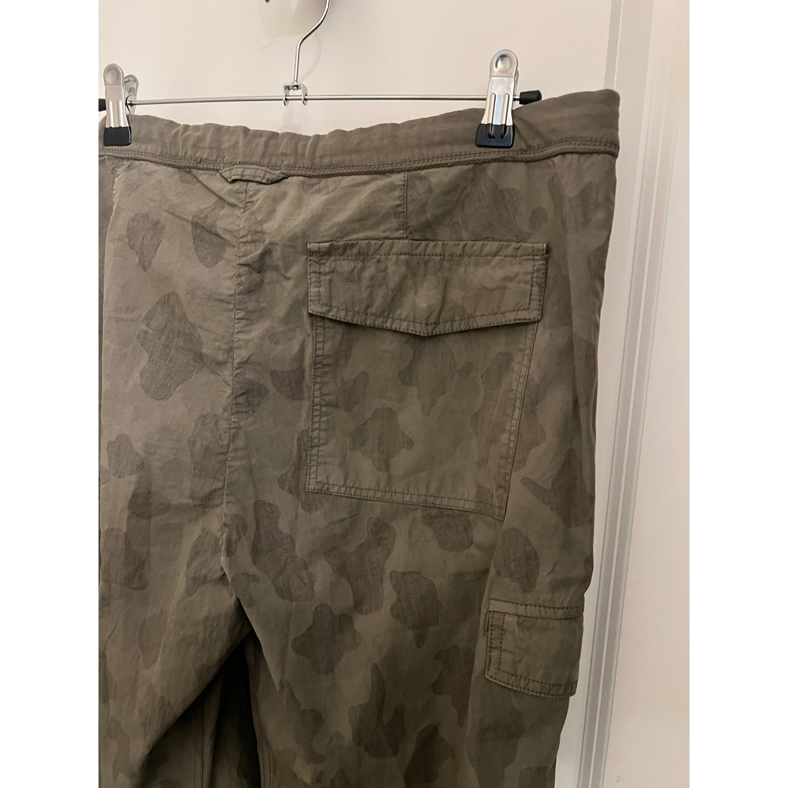 James Perse Camo Cargo Pants Drawstring Pull On Men's L Utility Military Skater — image 8 of 8